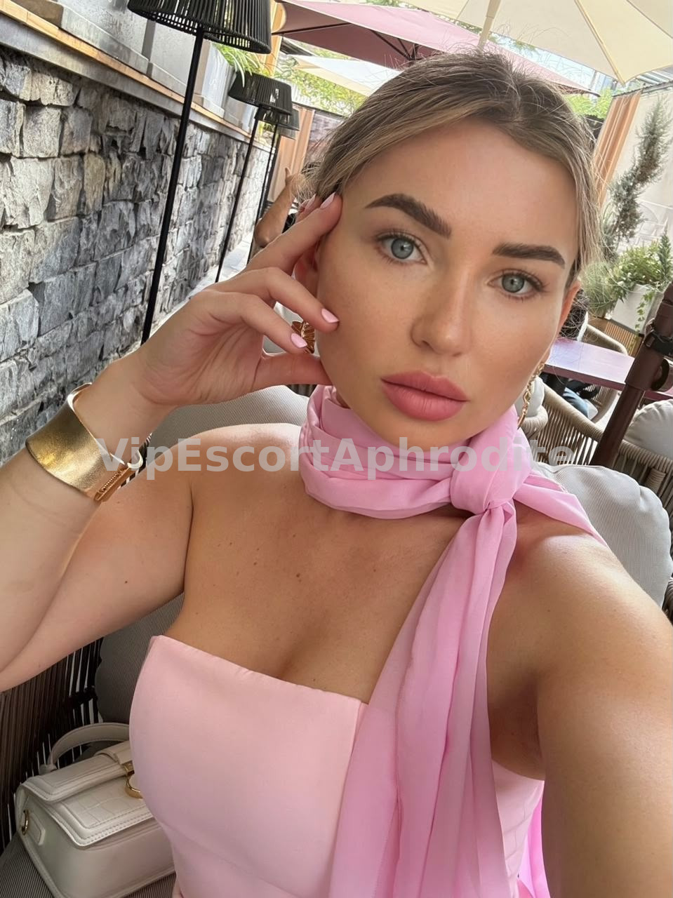 MARINA — elite escort in Paris